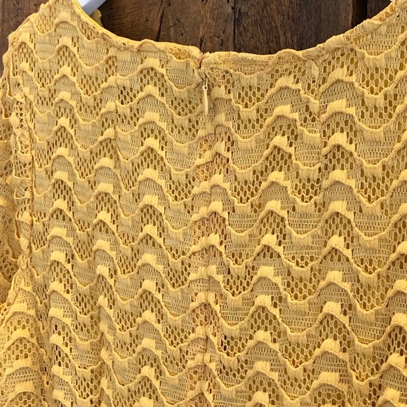 Sharagano Lace Bell-Sleeved Dress Yellow Size 6 - Picture 7 of 9